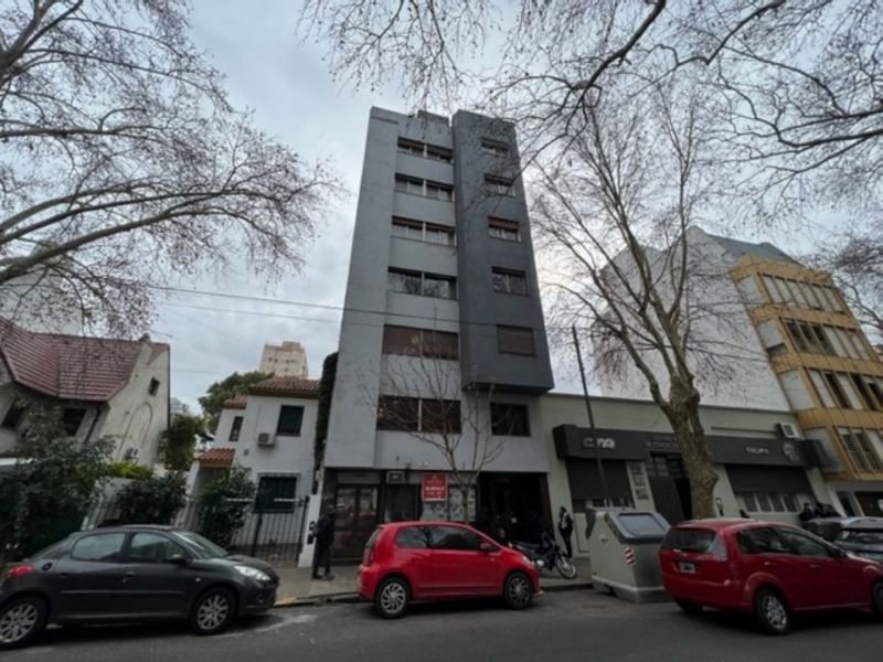 56 e/ 8 y 9 600 - Predovan Propiedades