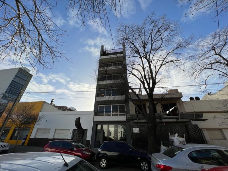 42 e/ 12 y 13 800 - Predovan Propiedades