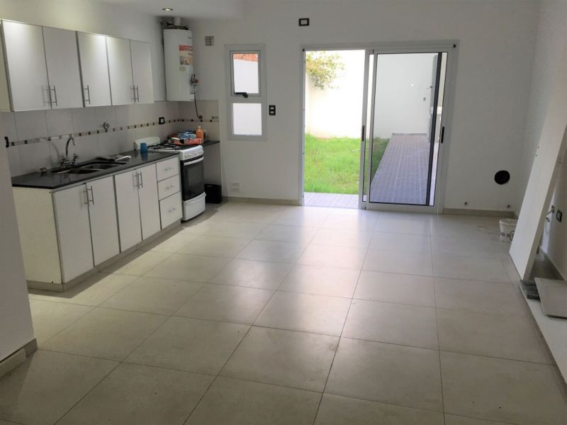 41 e/ 137 y 138 2100 - Predovan Propiedades — foto 4
