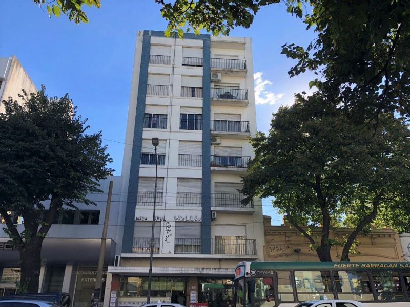 Diagonal 80 e/ 46 y 47 800 - Predovan Propiedades