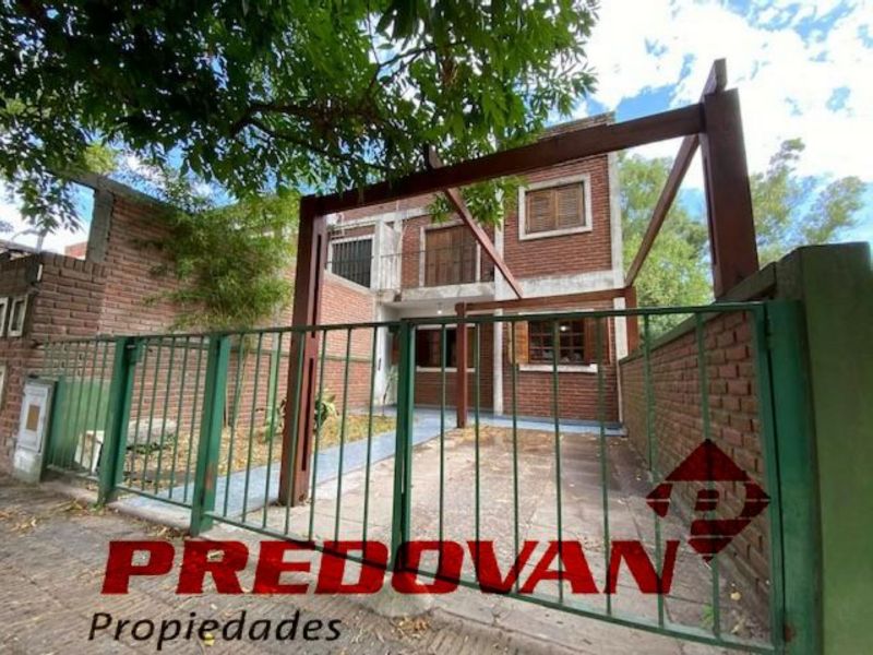 7 e/ 98 y 99 3200 - Predovan Propiedades