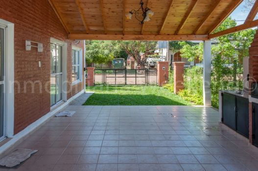 Sarmiento entre Mendoza y Bolivar - Weekend Inmobiliaria — foto 3