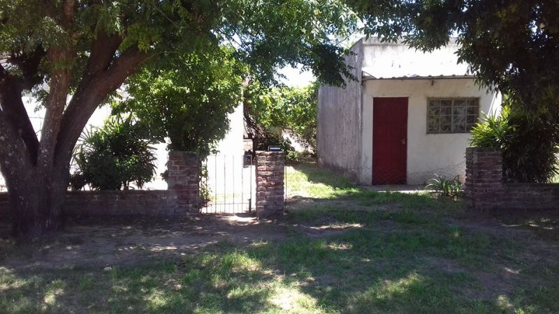 VENDO CASA CON LOCAL COMERCIAL - CALLE HIPÓLITO IRIGOYEN Nº 1851 - CORONDA - Inmobiliaria Zucco — foto 3