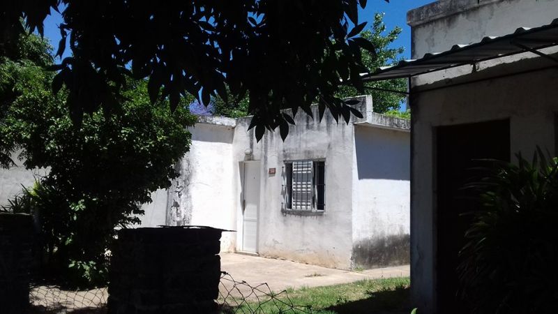VENDO CASA CON LOCAL COMERCIAL - CALLE HIPÓLITO IRIGOYEN Nº 1851 - CORONDA - Inmobiliaria Zucco — foto 2