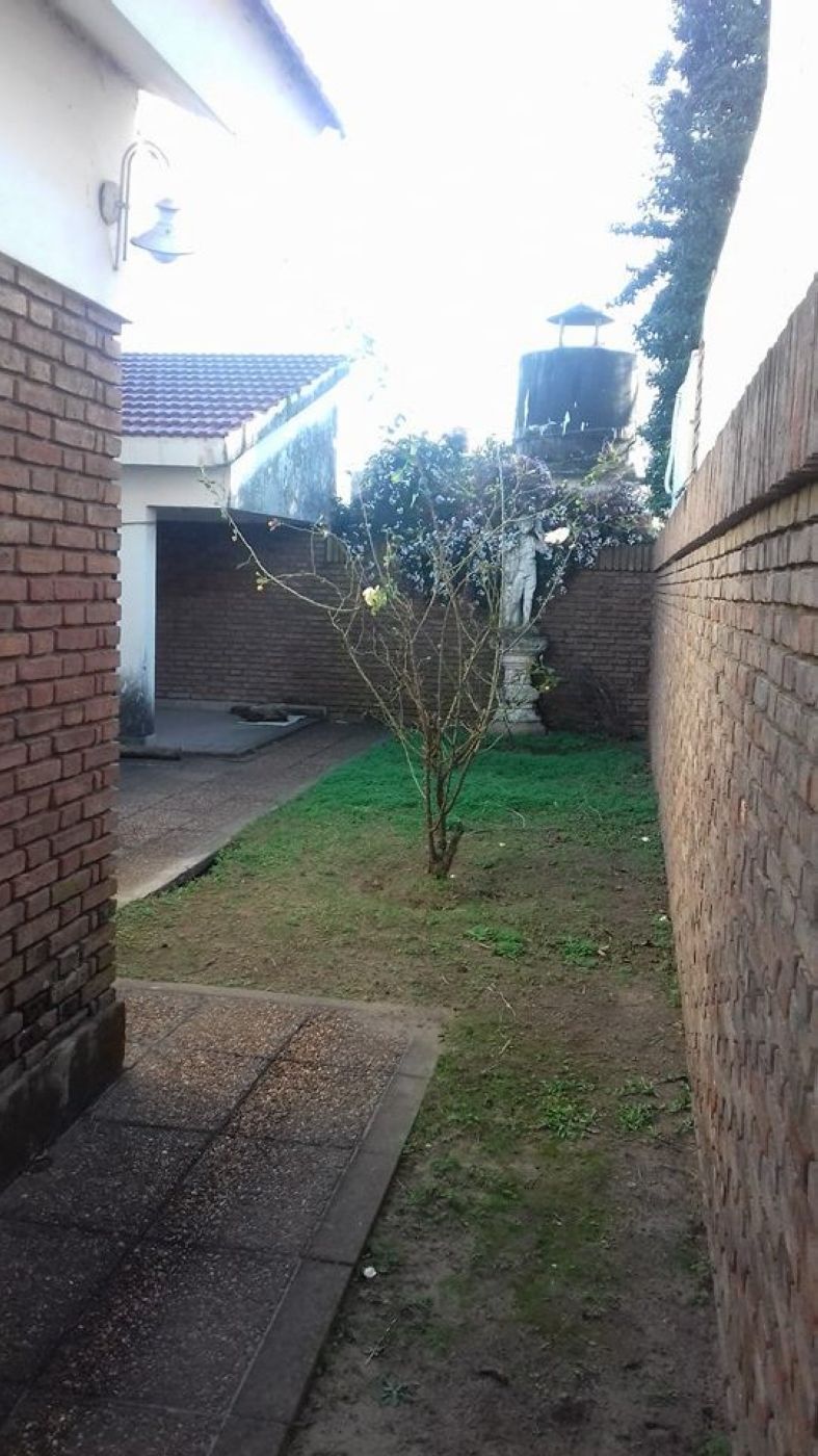 En Venta Casa en Coronda - Excelente propiedad - 25 de mayo entre Juan de Garay y Alberdi - Inmobiliaria Zucco — foto 11