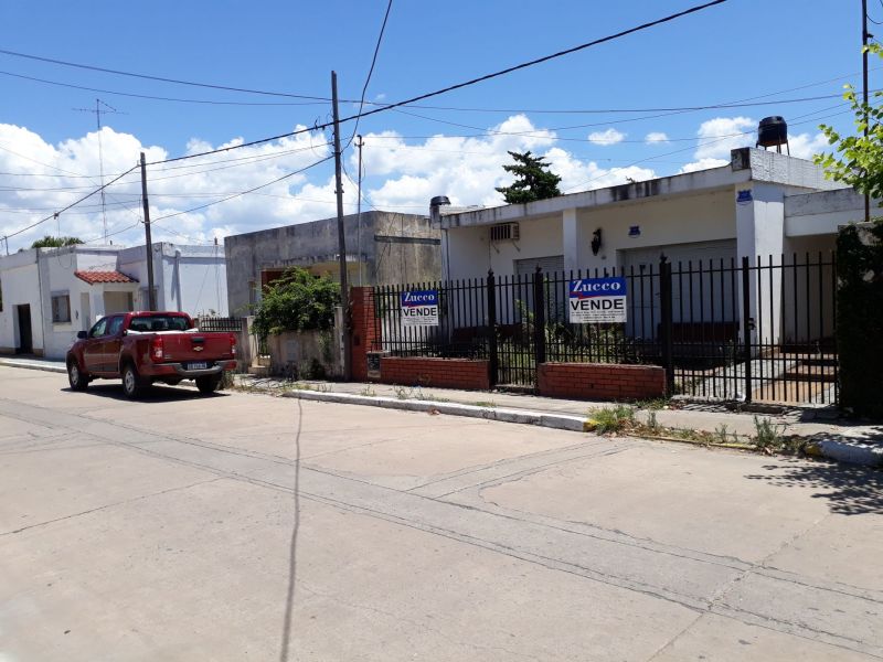 En Venta Casa en Coronda - Moreno entre Juan de Garay y Alberdi - Inmobiliaria Zucco