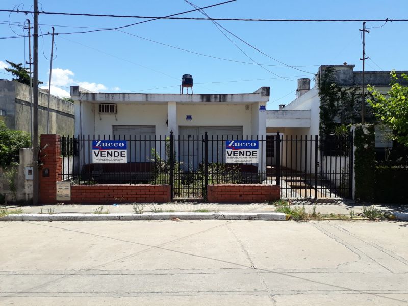 En Venta Casa en Coronda - Moreno entre Juan de Garay y Alberdi - Inmobiliaria Zucco — foto 3