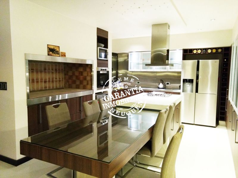 Juan José Paso 300 - Seleme Inmobiliaria