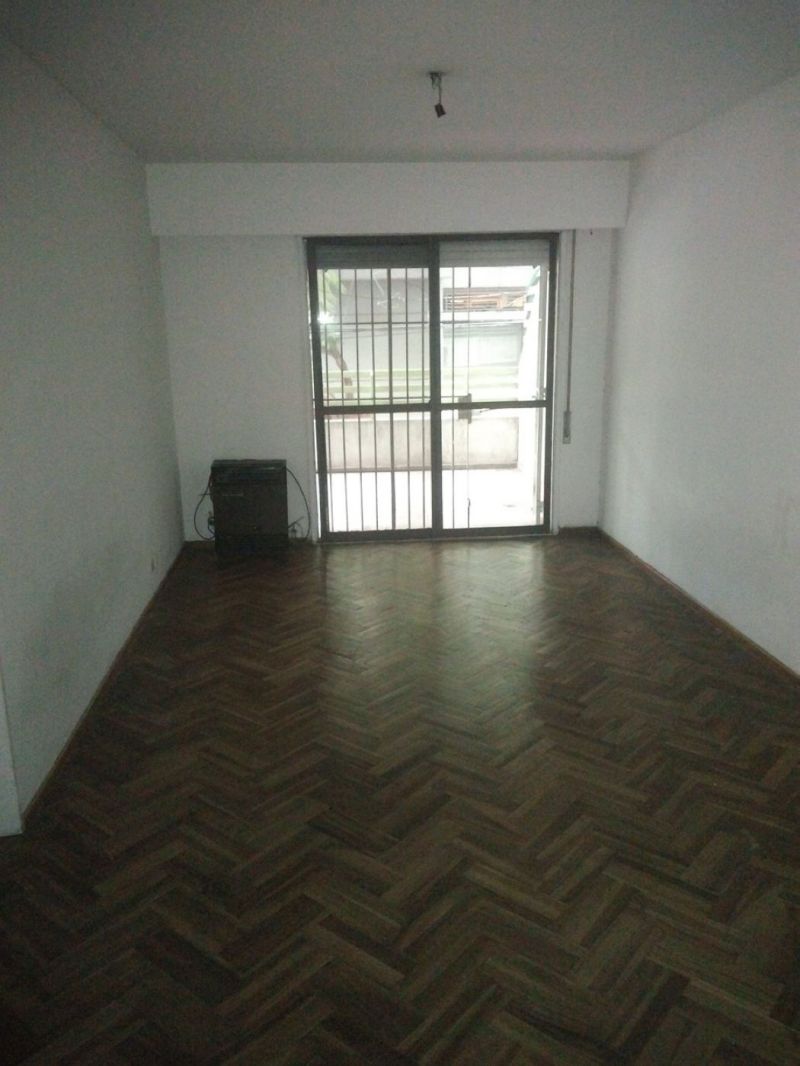 Sarmiento 1200 - Zorila Constantino